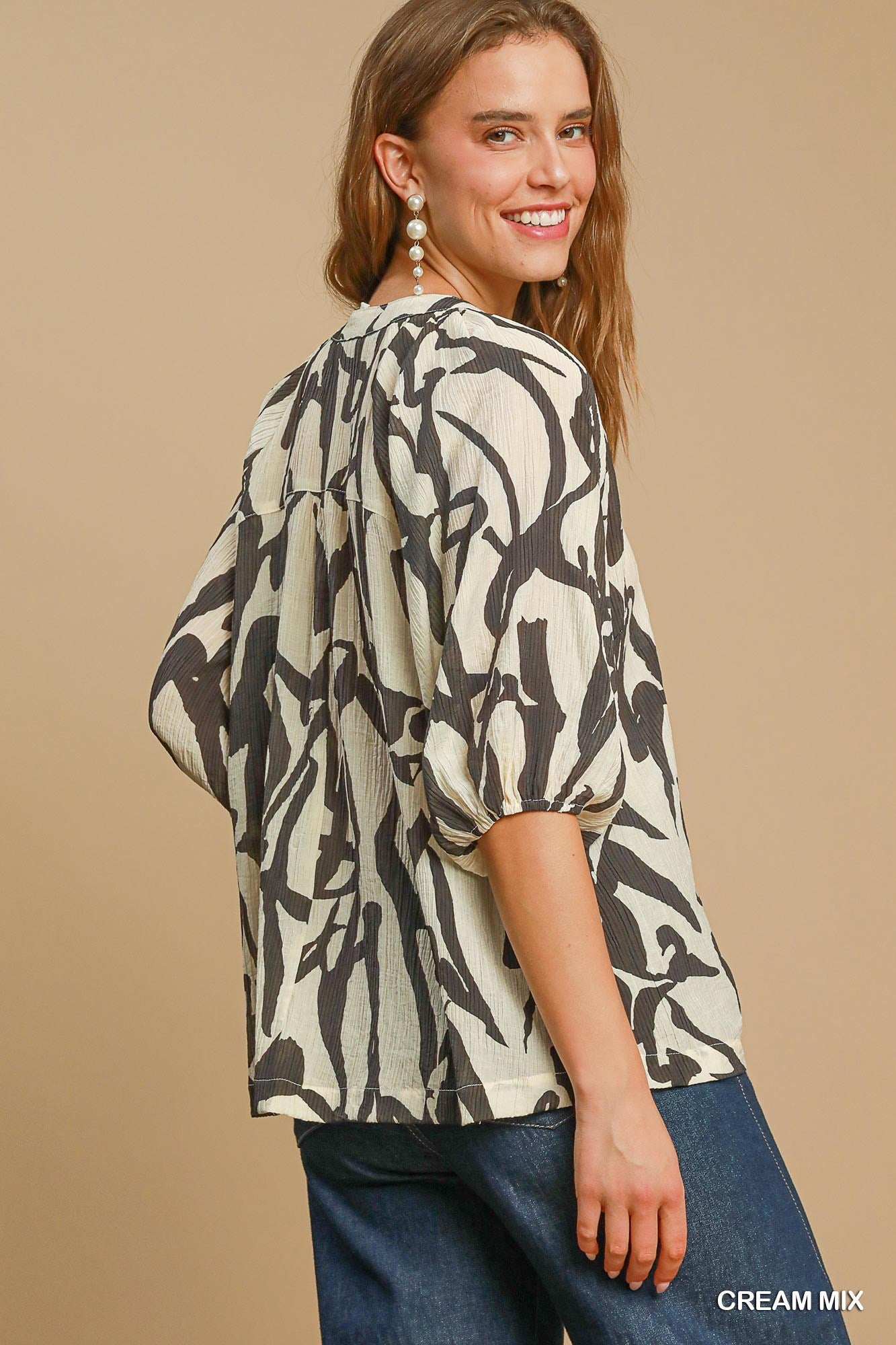 Umgee Abstract Top in Cream Mix