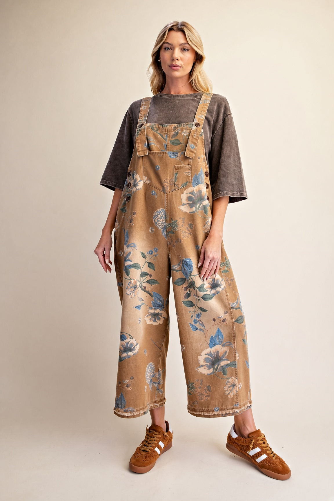 Easel Floral-Print Washed Denim Cropped Overalls – Mocha