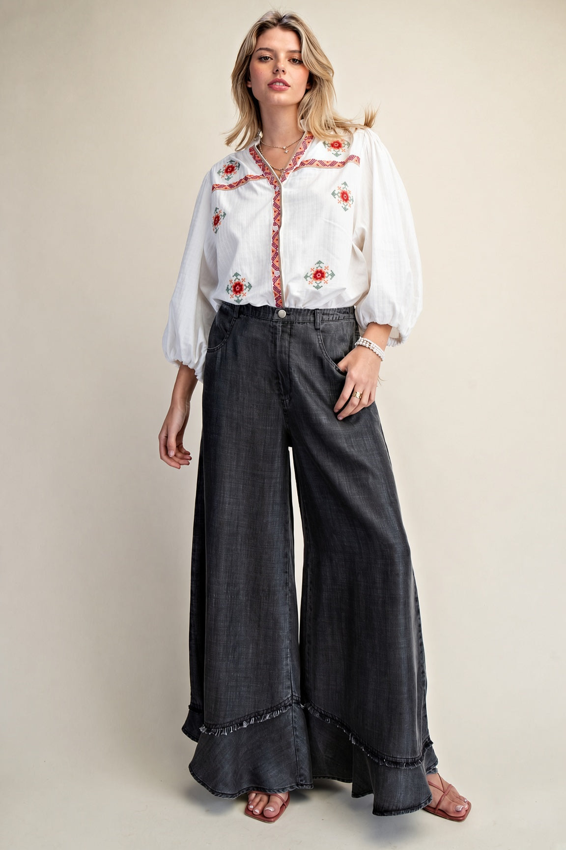 Easel Mineral Washed Chambray Pants– Black